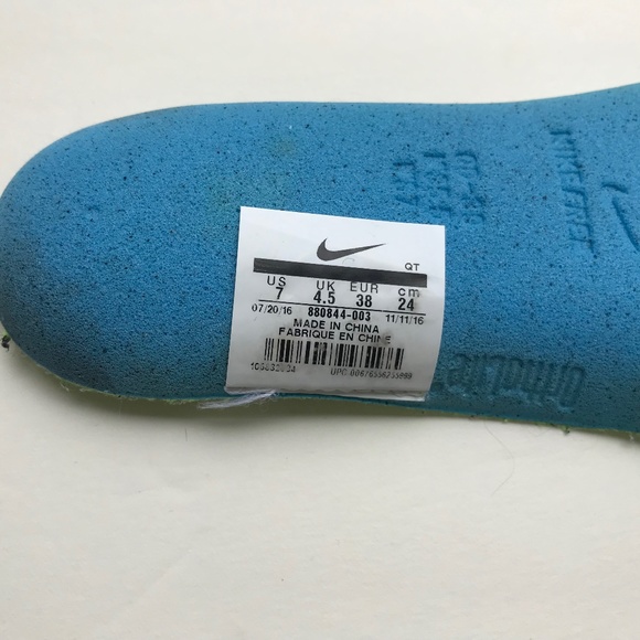 Nike Women’s Size 7 Black White Free Flyknit Running Sneakers - Picture 6 of 6